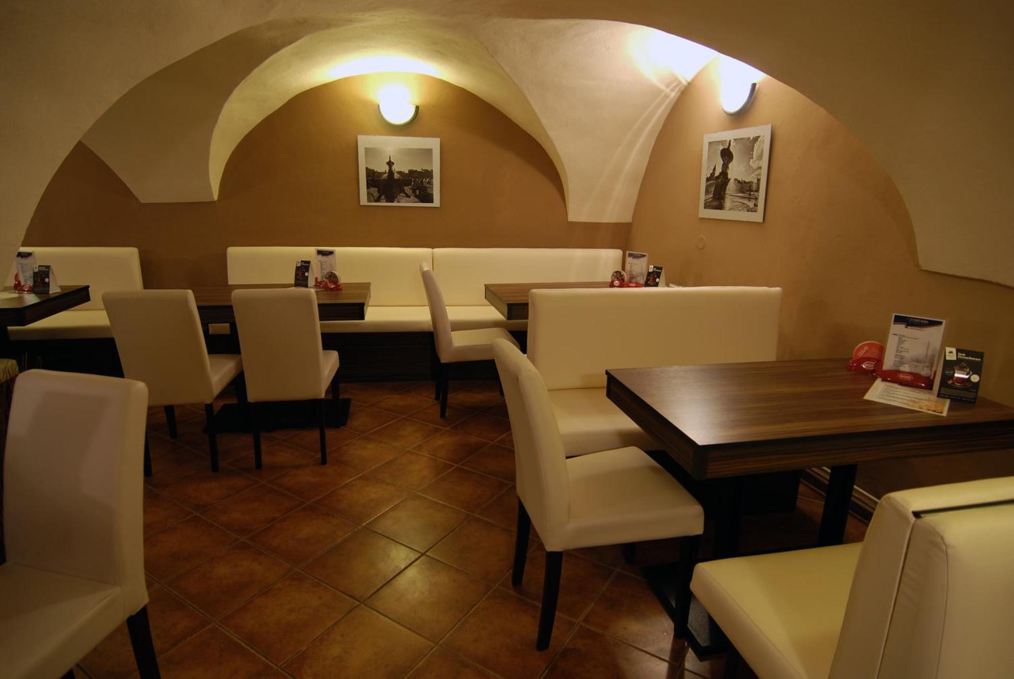 Fontana Pizzeria - Pension Ceske Budejovice Exterior photo