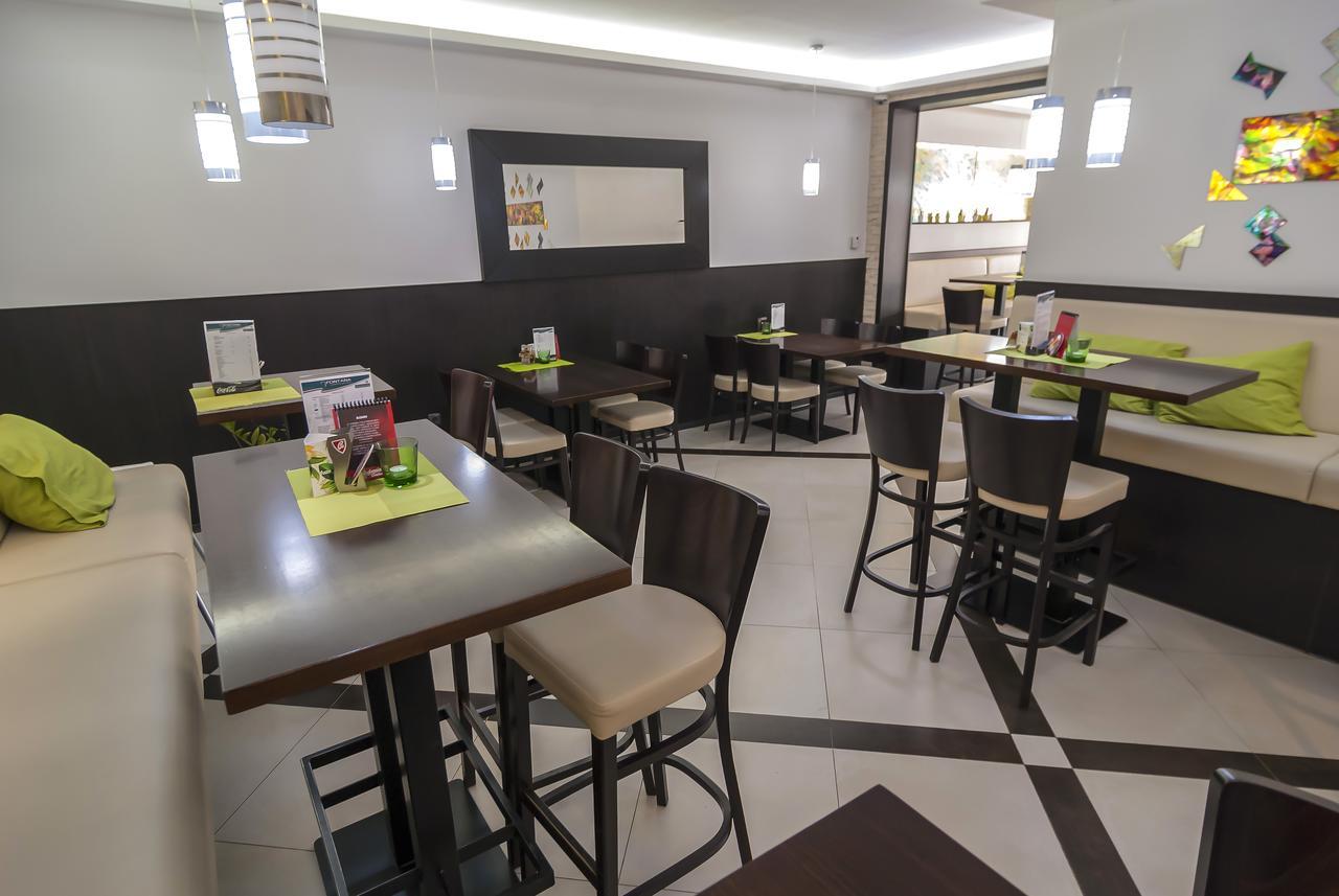 Fontana Pizzeria - Pension Ceske Budejovice Exterior photo