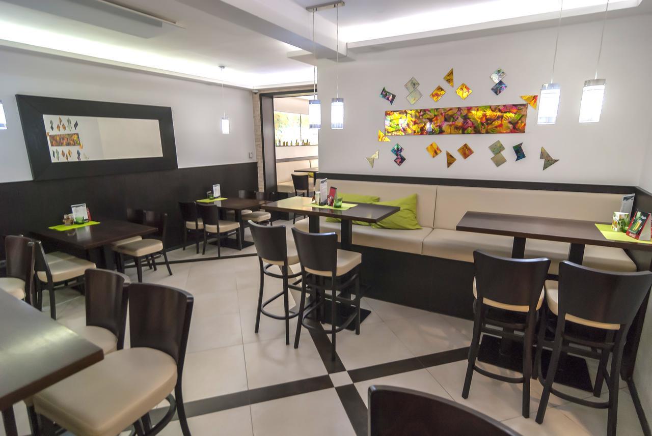 Fontana Pizzeria - Pension Ceske Budejovice Exterior photo